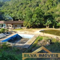 Lindo S�tio com Cachoeira